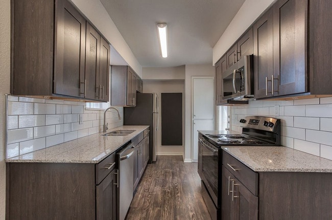 B2 2BDR, 2BA - 931 SF Kitchen - Maya at White Rock Apartments