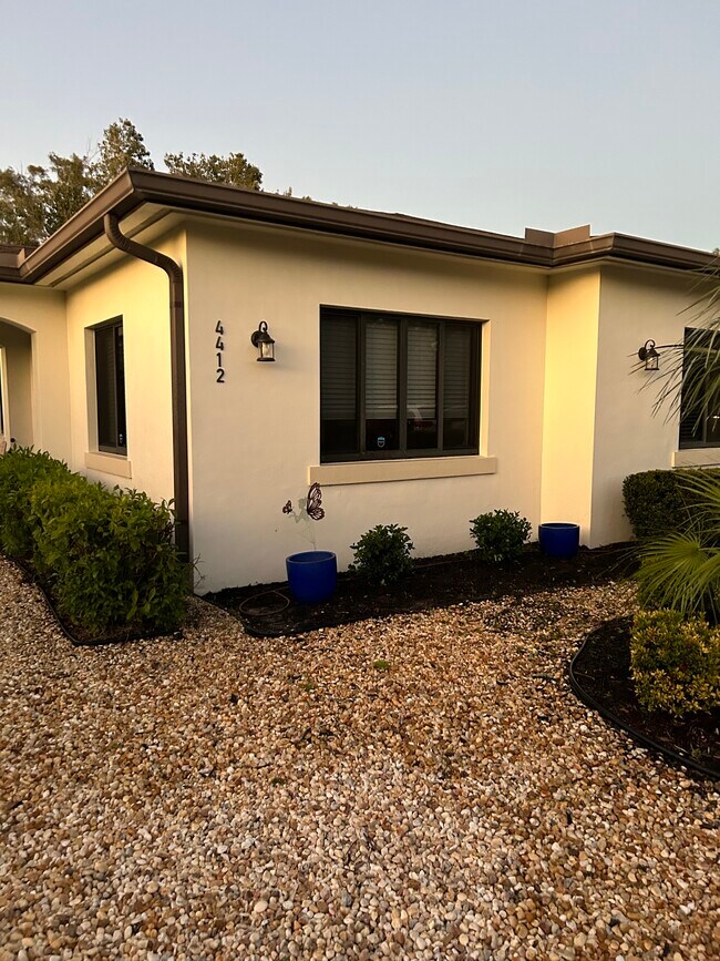 Building Photo - 4412 Vanda Dr