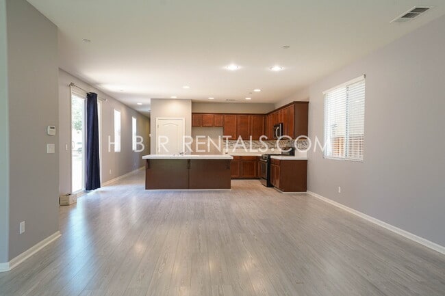Building Photo - Questa Village: Spacious 3-Bedroom Retreat...