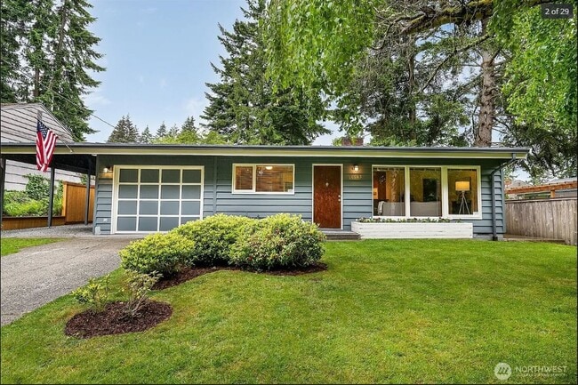 Building Photo - Shoreline Rambler