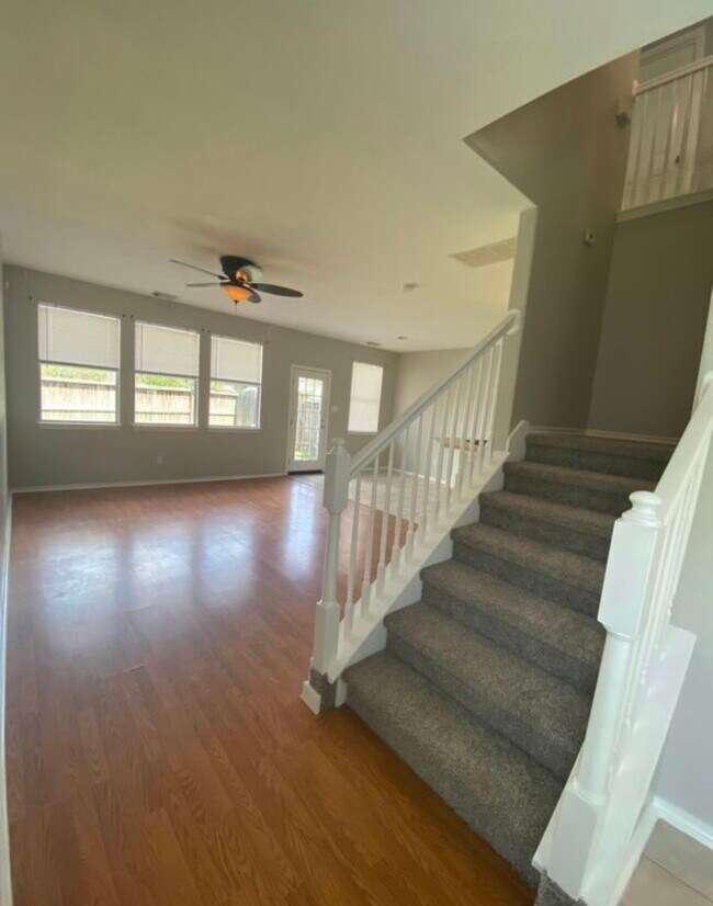 Building Photo - 13015 Peppergate Ln