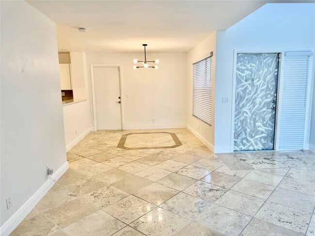 Building Photo - 5357 Buckhead Cir