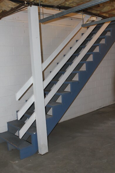 Basement Stairs - 530 Kamran Dr