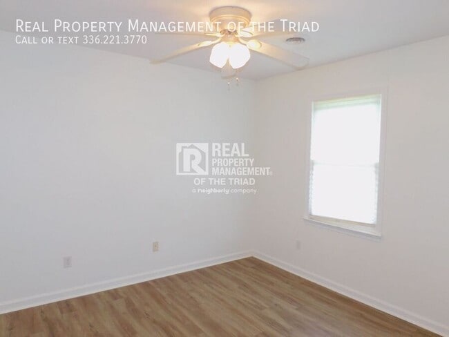 Building Photo - 3407 Park Hill Dr