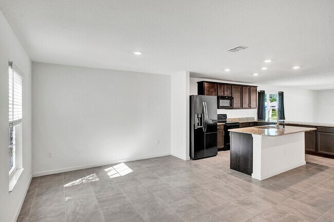 Building Photo - Beautiful 3 bedroom/ 2 bathroom home in Yu...