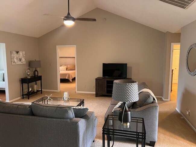 Building Photo - 401 Hidden Creek Cir