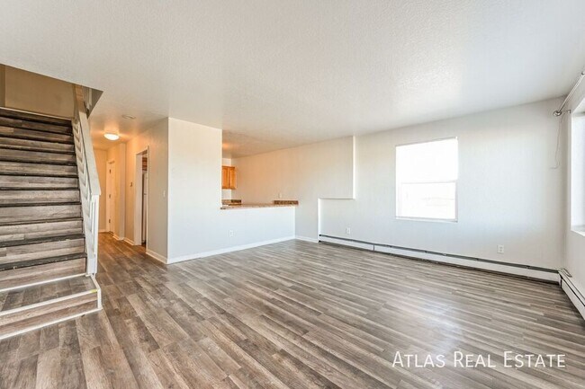 Building Photo - 3210 W Longfellow Pl