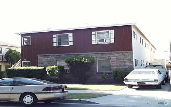 Building Photo - 2828 W Clark Ave