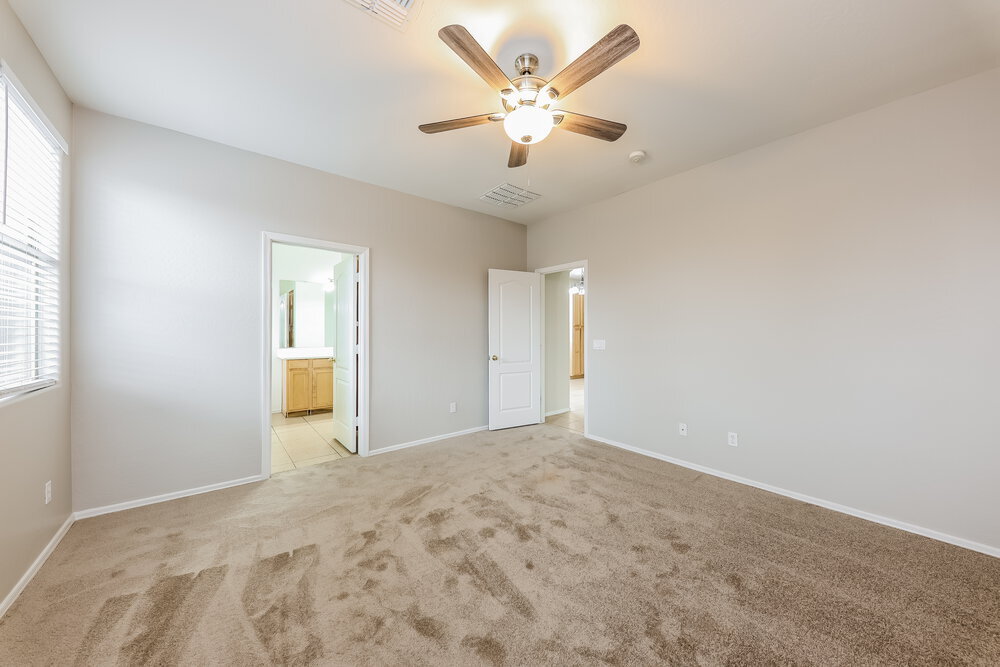 Building Photo - 7612 S 68th Dr