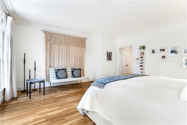 Building Photo - 4224 E Conway Dr NW