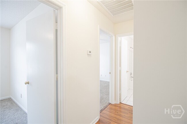 Building Photo - 148 Country Walk Cir