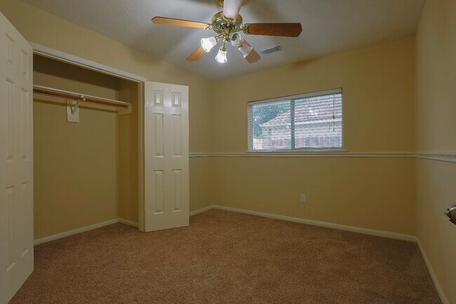 Building Photo - 6723 Green Sage Dr