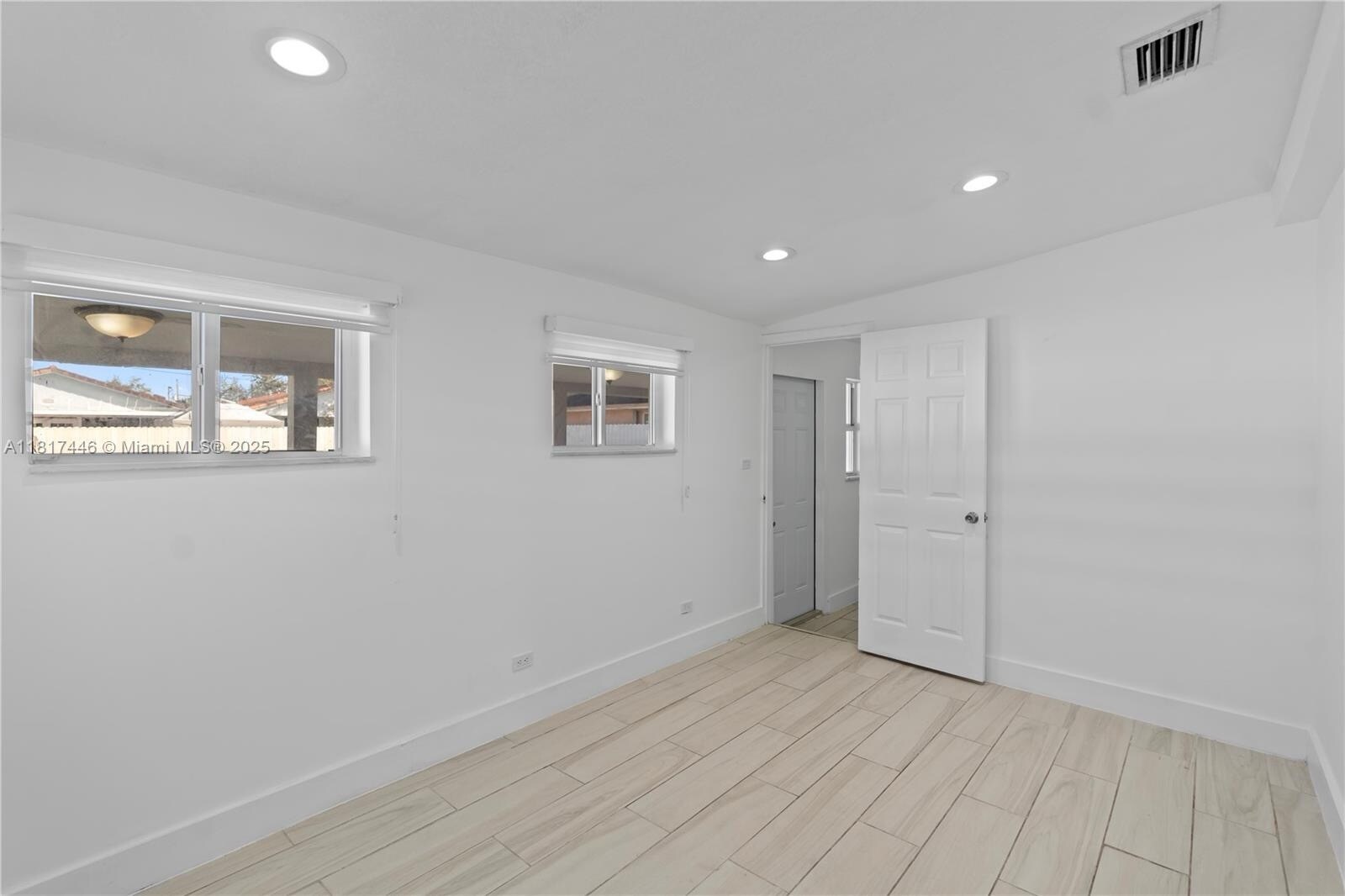 Building Photo - 641 E 44th St
