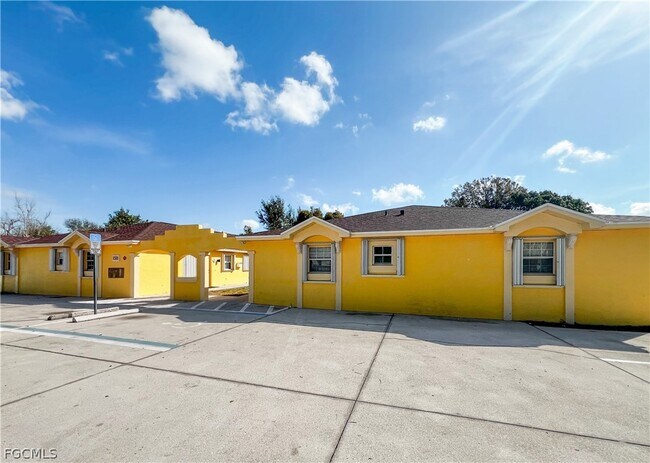 Building Photo - 1321 SE 8th Ave