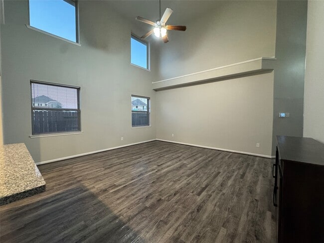 Building Photo - 10435 Moraine Lake Dr