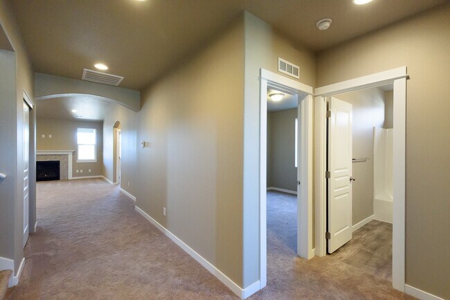 Building Photo - New 4 Bedroom Home in Post Falls with 3 Car Garage!