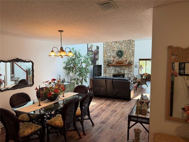 Building Photo - 804 Palm Harbor Ct