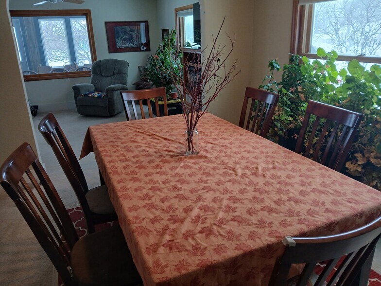 Building Photo - 321 W Mcmillan Ave