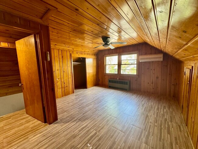 Building Photo - 6809 IL-71