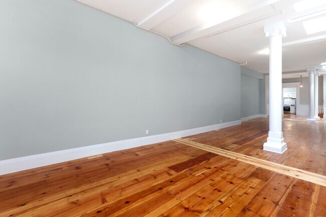 Building Photo - 705 16th St