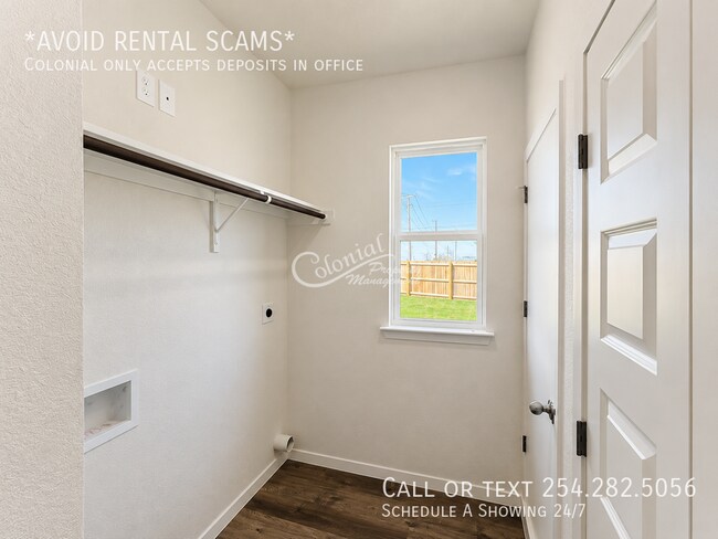 Building Photo - 1622 Crooked River