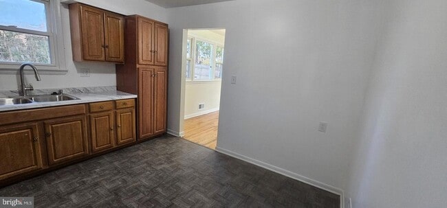 Building Photo - 5616 Old Temple Hill Rd