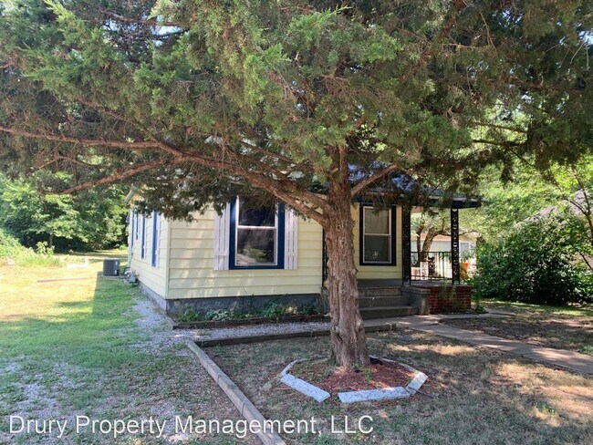 Building Photo - 3 br, 2 bath House - 1444 N. Sherman Avenue