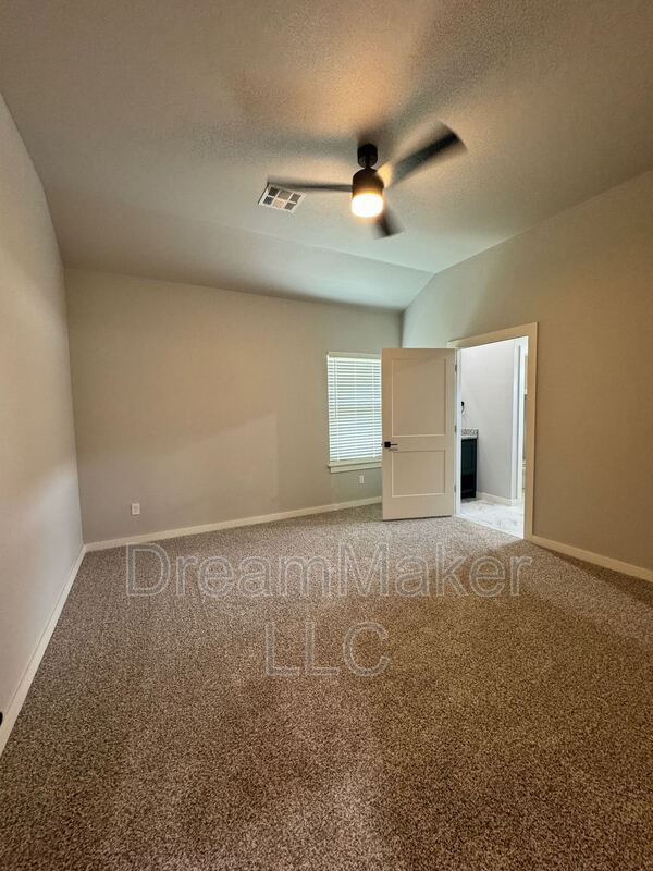 Building Photo - 828 Apple Blossom Wy