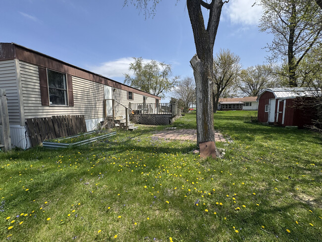 Building Photo - 25402 LaGrange Rd