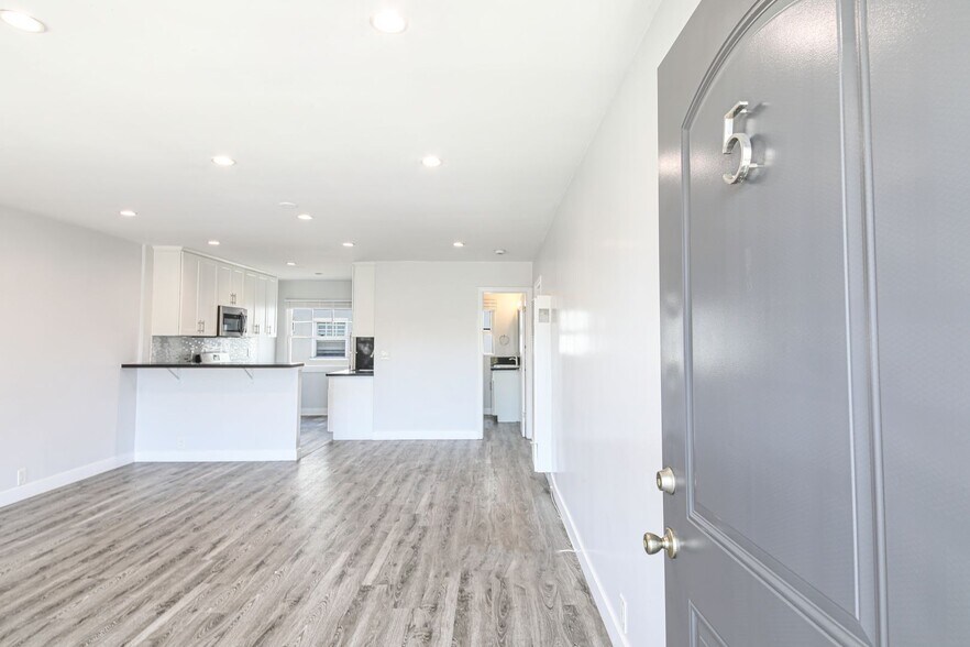 Building Photo - 241 Bonito Ave