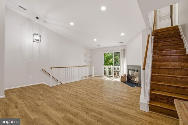 Building Photo - 18036 Rolling Way