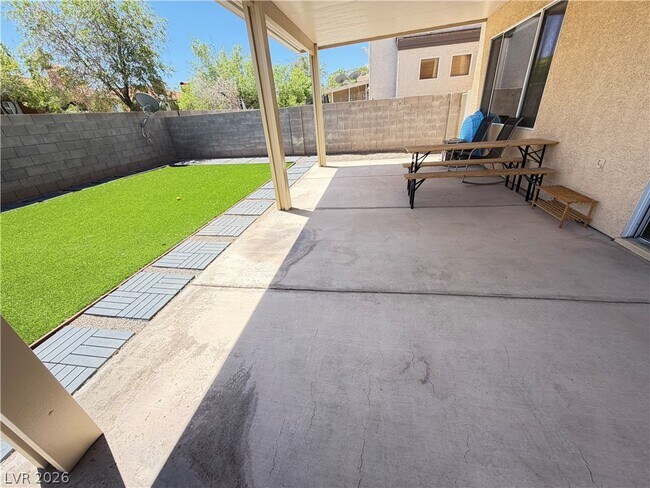 Building Photo - 5360 Cielo Oro St