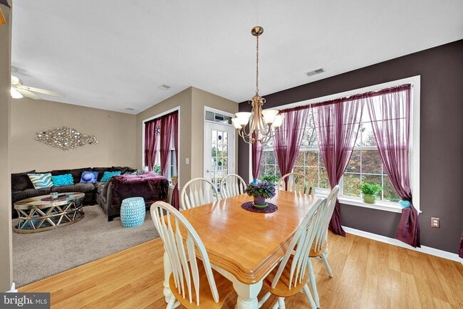 Building Photo - 60 Kyle Way