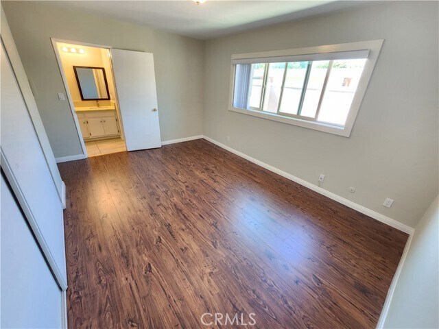Building Photo - 7925 Vineland Ave