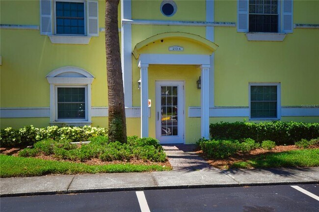 Building Photo - 204 Pompano Dr SE