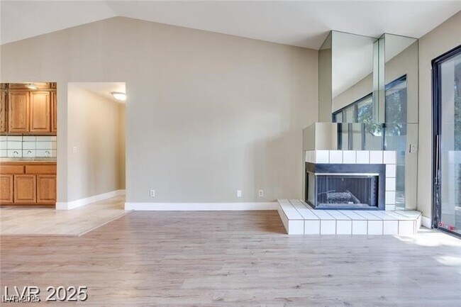 Building Photo - 2723 Seabridge Dr
