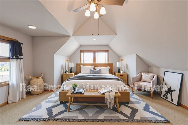 Building Photo - 5486 Salish Rd