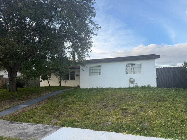 Building Photo - 10371 SW 201st Terrace