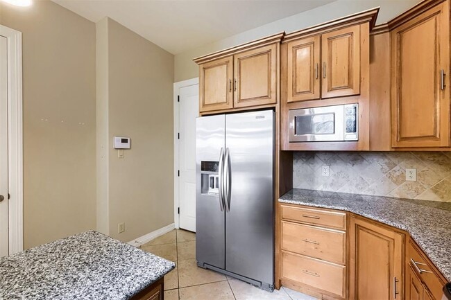 Building Photo - 2506 Camden Park