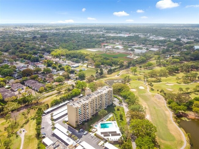 Building Photo - 900 Cove Cay Dr