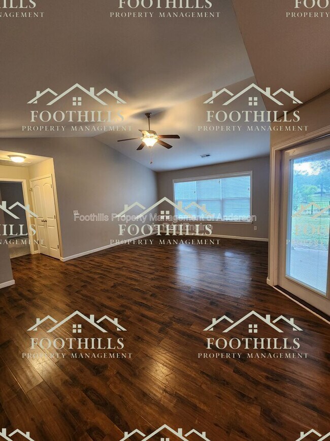 Building Photo - 1027 Whirlaway Cir