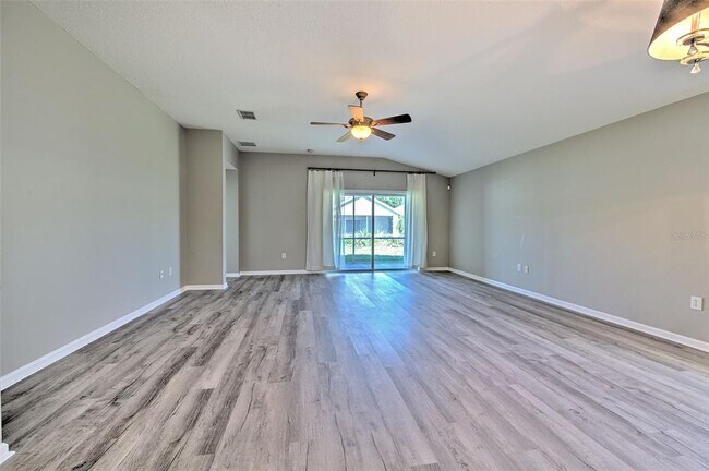 Building Photo - 5046 Gato Del Sol Cir