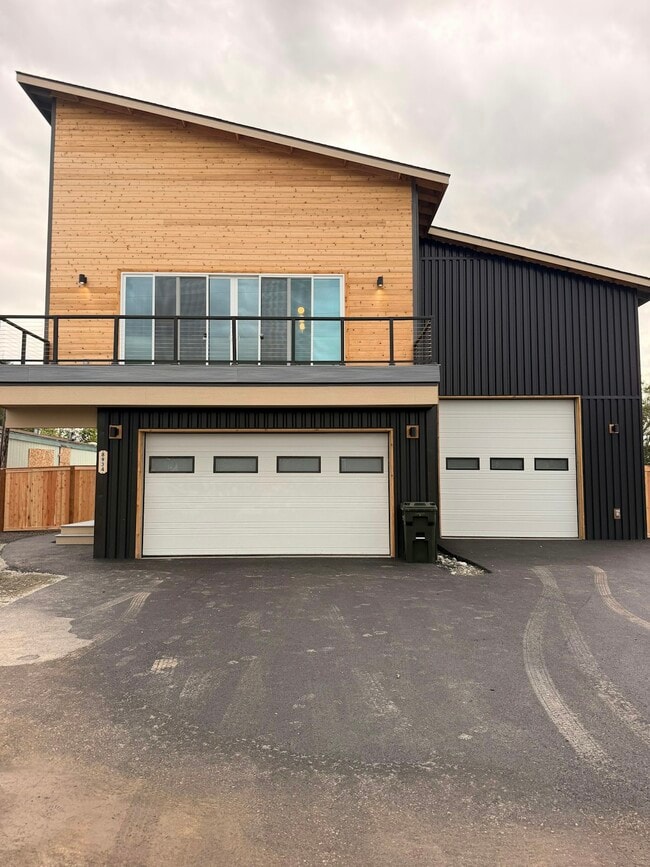 Building Photo - 8936 Arlon St