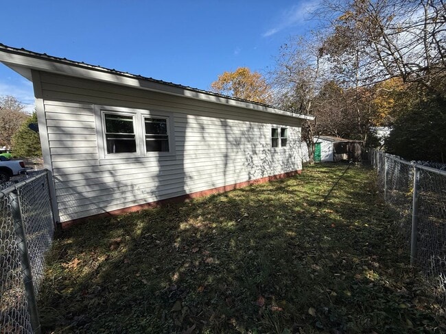 Building Photo - House in Grand Rivers