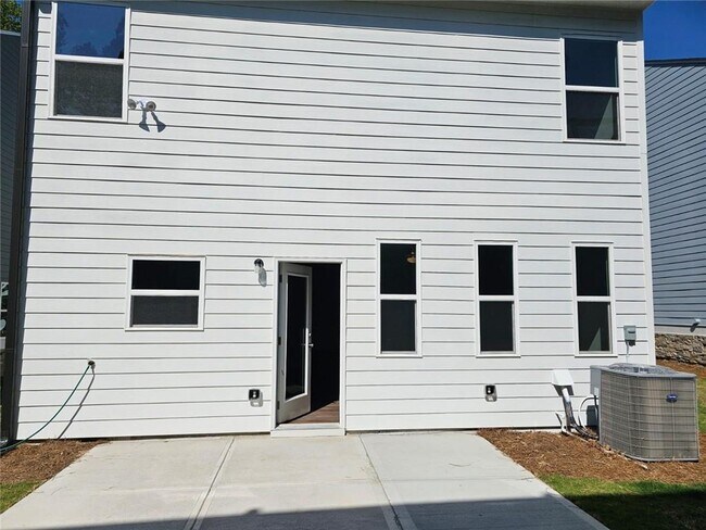 Building Photo - 135 Berry Dr