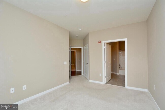 Building Photo - 3989 Norton Pl