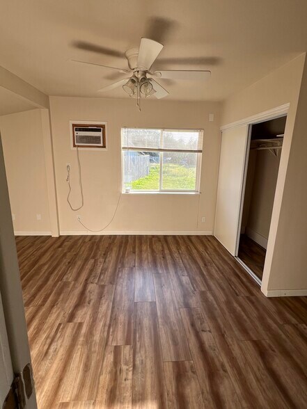 Building Photo - 1045 S Stage Rd