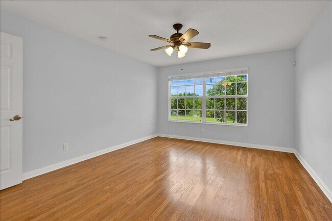 Building Photo - 10882 SW Dardanelle Dr