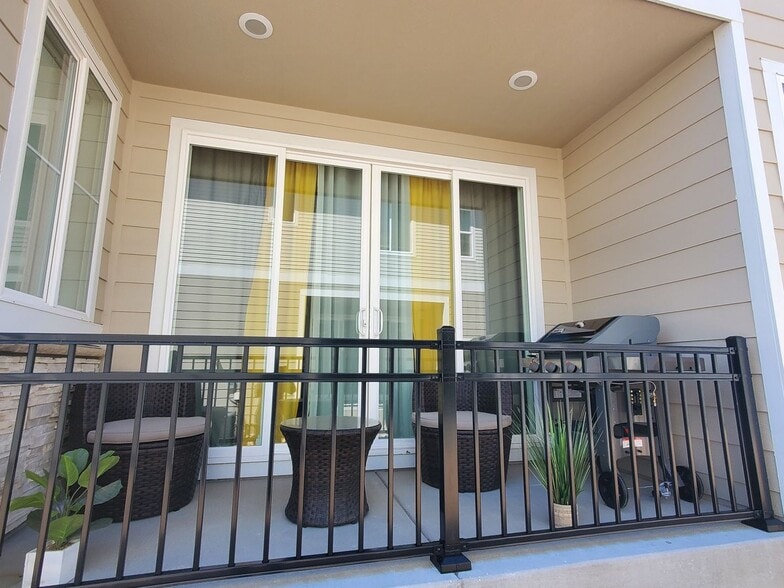 Building Photo - 1695 S Andes Way