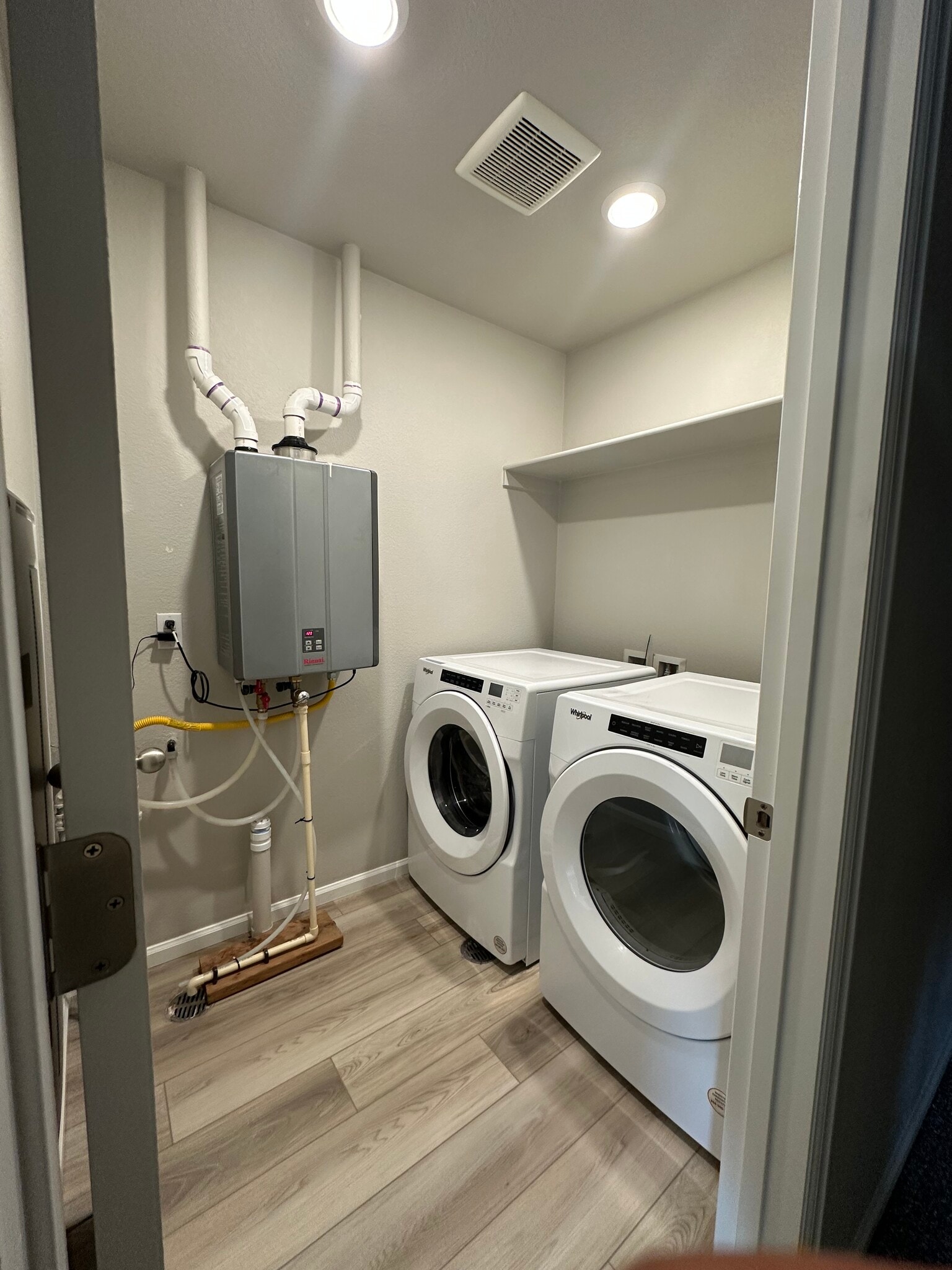 Building Photo - 762 N Rome St